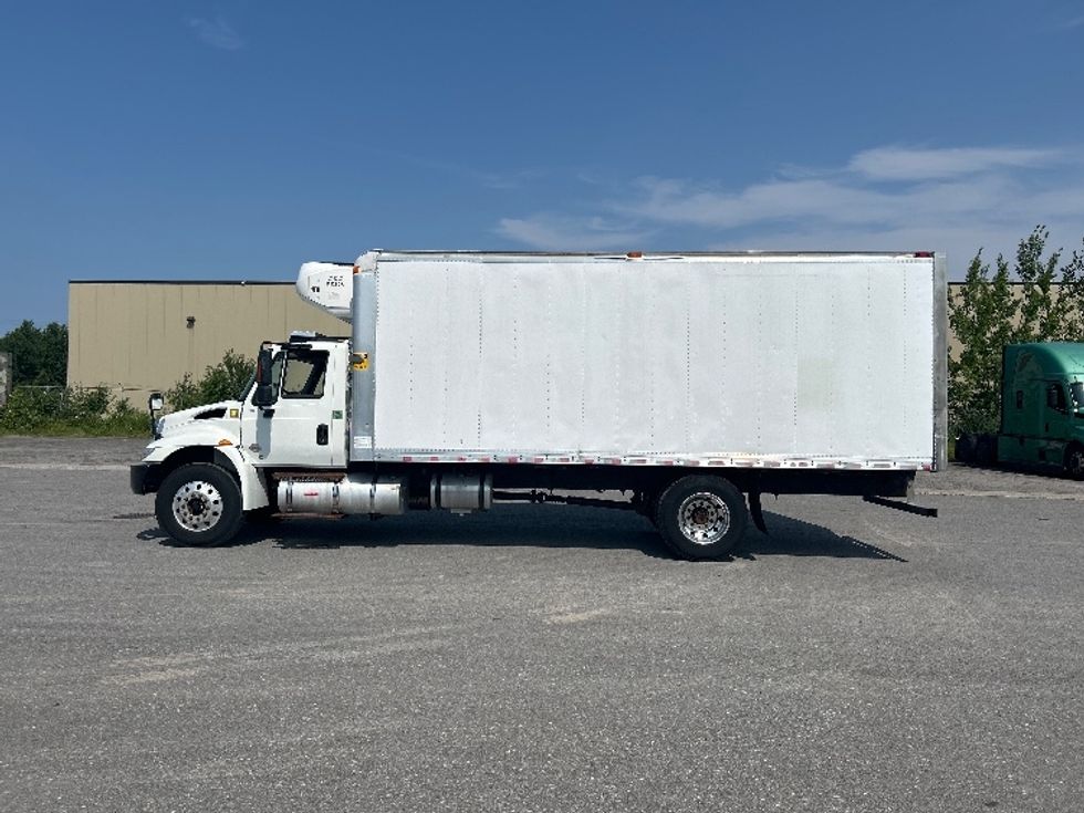 Refrigerated Truck-Light and Medium Duty Trucks-International-2019-4300-Ottawa-ON-186,000\n\t\tkm-$ 52,500 - Image 4