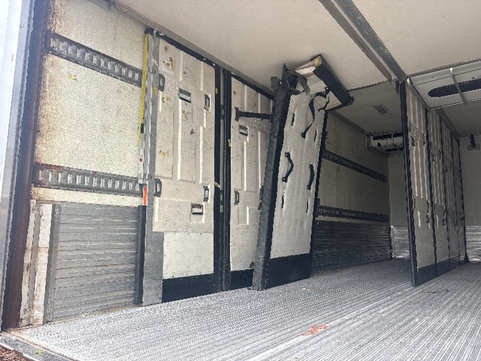 Refrigerated Truck-Light and Medium Duty Trucks-International-2019-4300-Ottawa-ON-196,270\n\t\tkm-$ 49,750 - Image 11