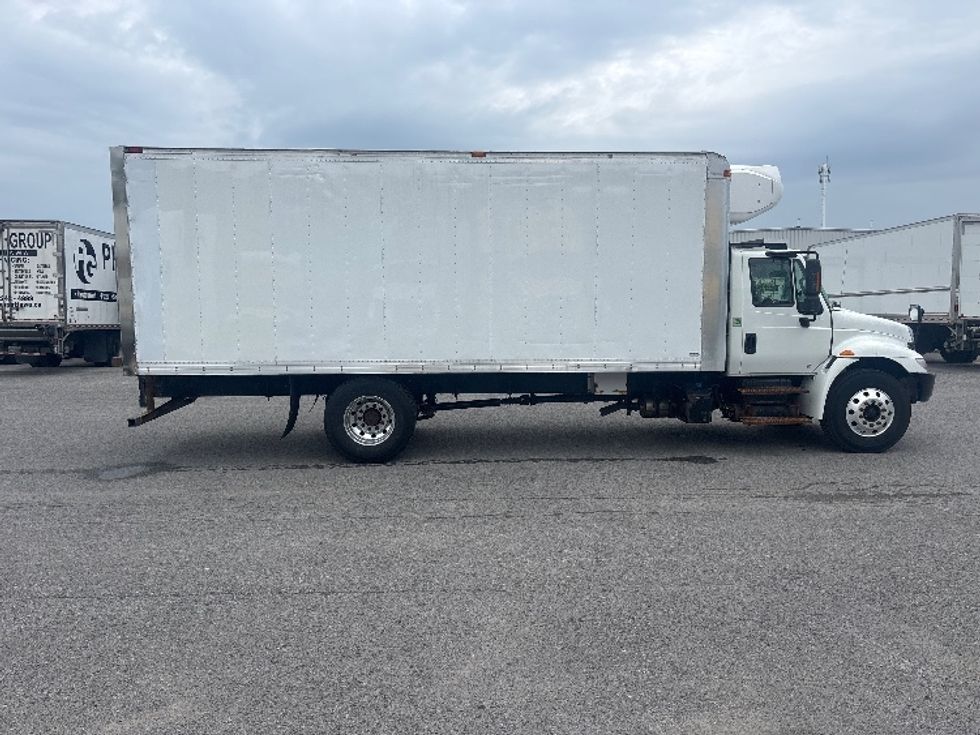 Refrigerated Truck-Light and Medium Duty Trucks-International-2019-4300-Ottawa-ON-196,270\n\t\tkm-$ 49,750 - Image 15