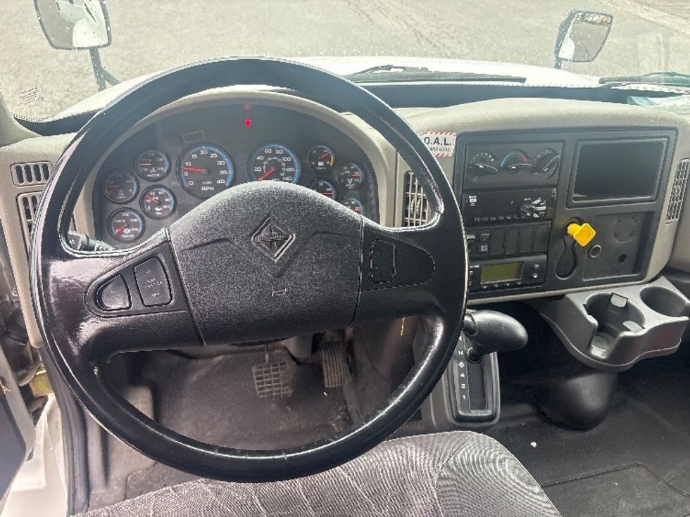 Refrigerated Truck-Light and Medium Duty Trucks-International-2019-4300-Ottawa-ON-196,270\n\t\tkm-$ 49,750 - Image 18