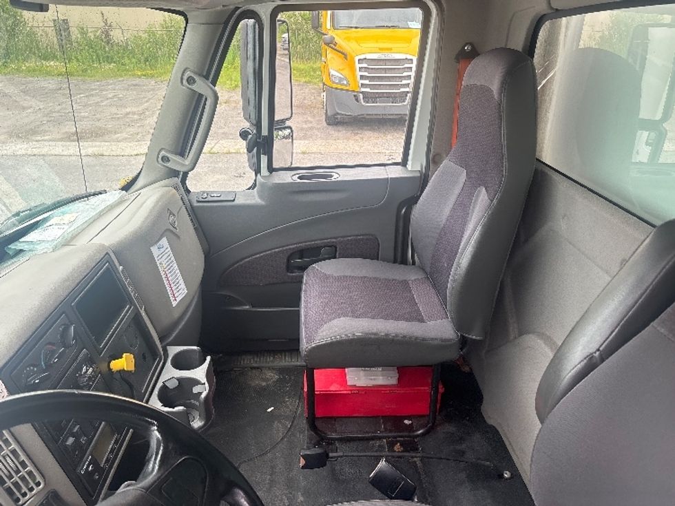 Refrigerated Truck-Light and Medium Duty Trucks-International-2019-4300-Ottawa-ON-196,270\n\t\tkm-$ 49,750 - Image 19