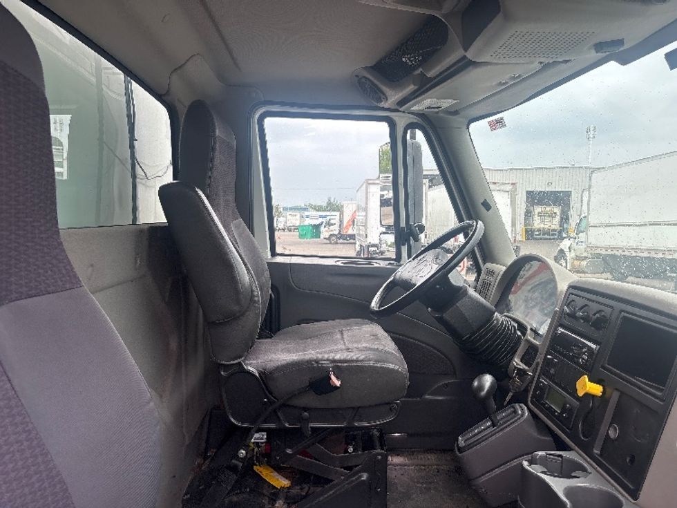 Refrigerated Truck-Light and Medium Duty Trucks-International-2019-4300-Ottawa-ON-196,270\n\t\tkm-$ 49,750 - Image 22
