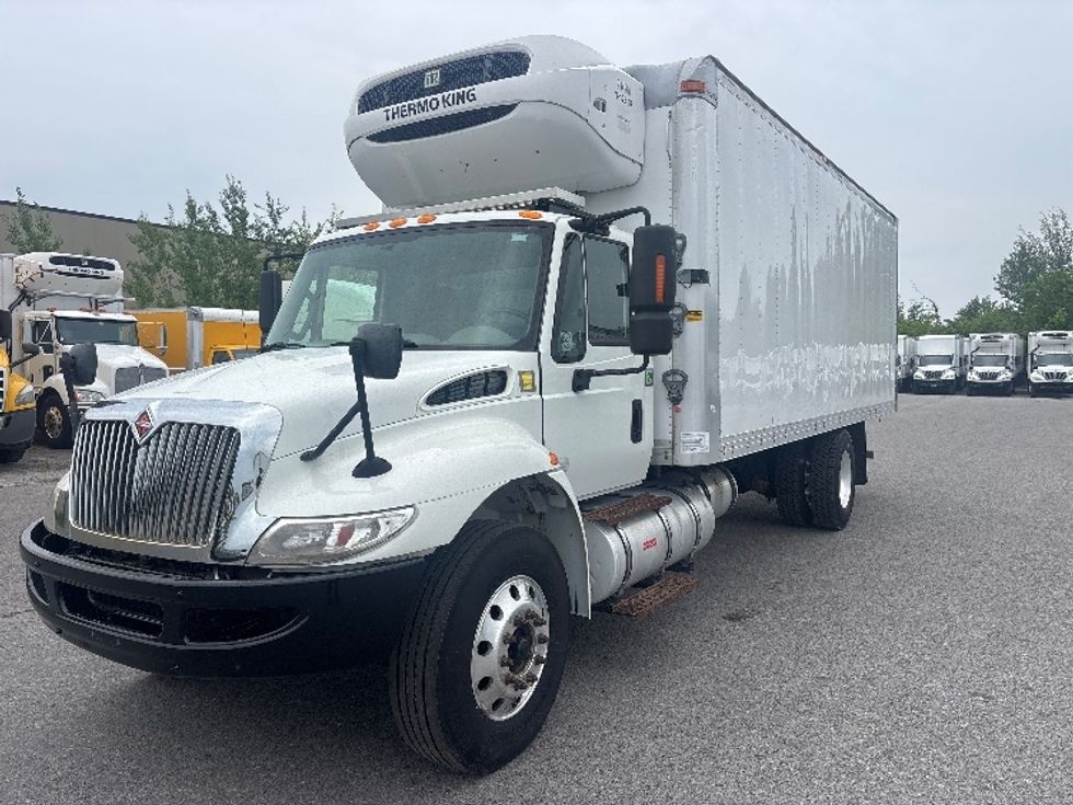 Refrigerated Truck-Light and Medium Duty Trucks-International-2019-4300-Ottawa-ON-196,270\n\t\tkm-$ 49,750 - Image 3