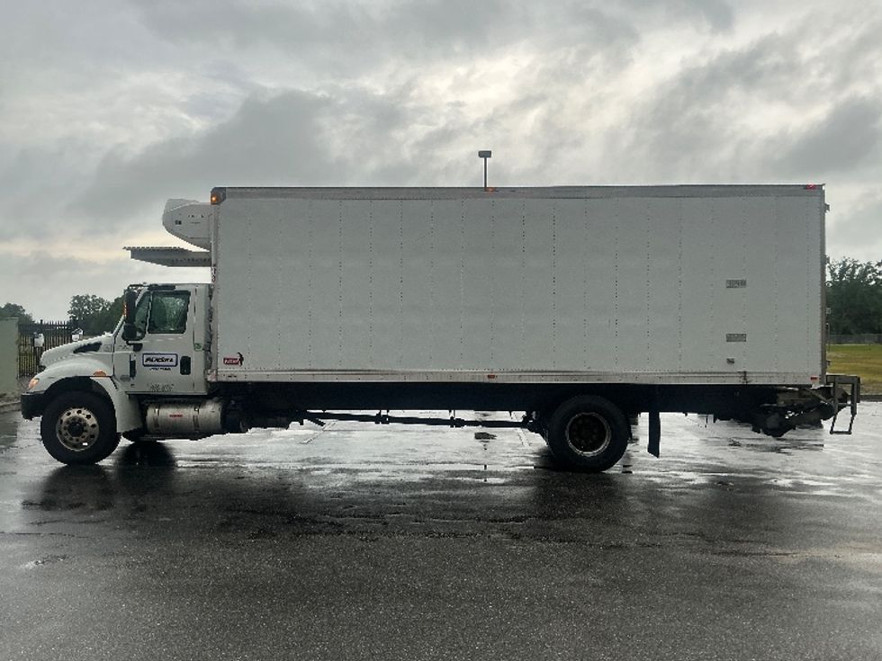 Refrigerated Truck-Light and Medium Duty Trucks-International-2019-4300-Pensacola-FL-117,895\n\t\tmiles-$ 51,250 - Image 4