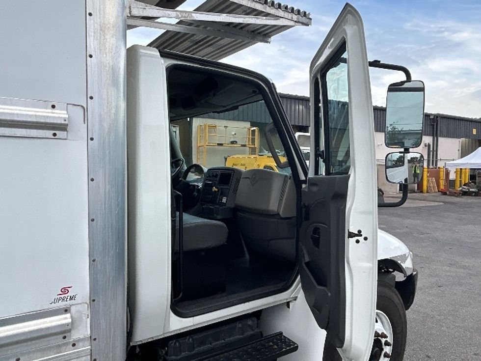 Refrigerated Truck-Light and Medium Duty Trucks-International-2019-4300-Riviera Beach-FL-87,594\n\t\tmiles-$ 64,750 - Image 19