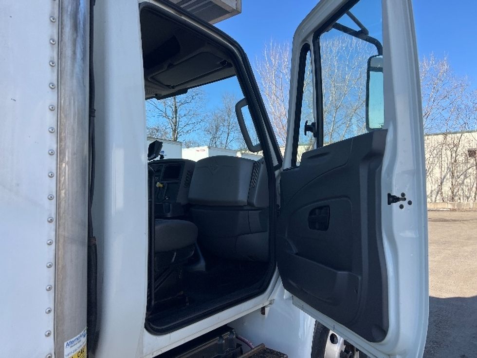 Refrigerated Truck-Light and Medium Duty Trucks-International-2019-4300-Rochester-NY-165,743\n\t\tmiles-$ 45,250 - Image 20
