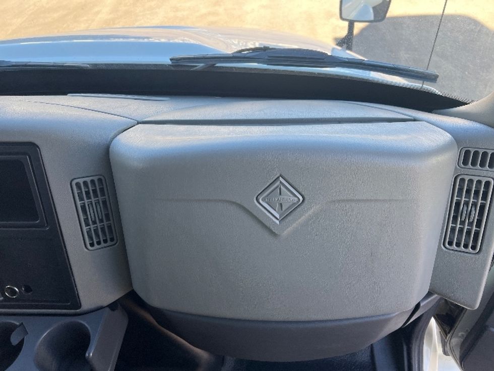 Refrigerated Truck-Light and Medium Duty Trucks-International-2019-4300-Rochester-NY-165,743\n\t\tmiles-$ 45,250 - Image 21