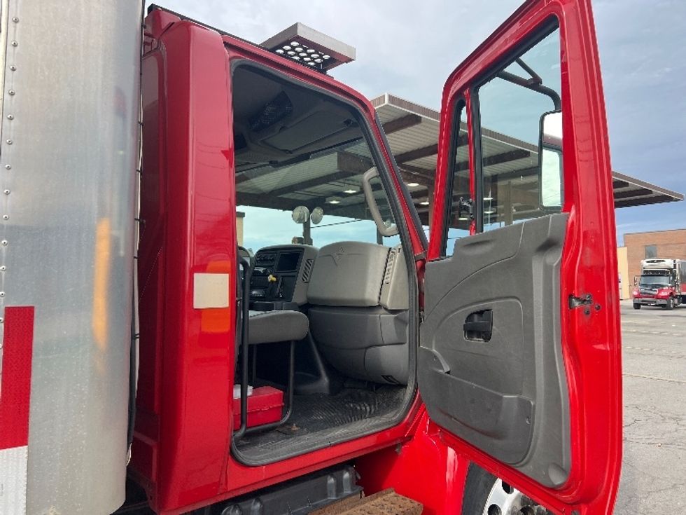 Refrigerated Truck-Light and Medium Duty Trucks-International-2019-4300-Rochester-NY-257,670\n\t\tmiles-$ 20,000 - Image 20