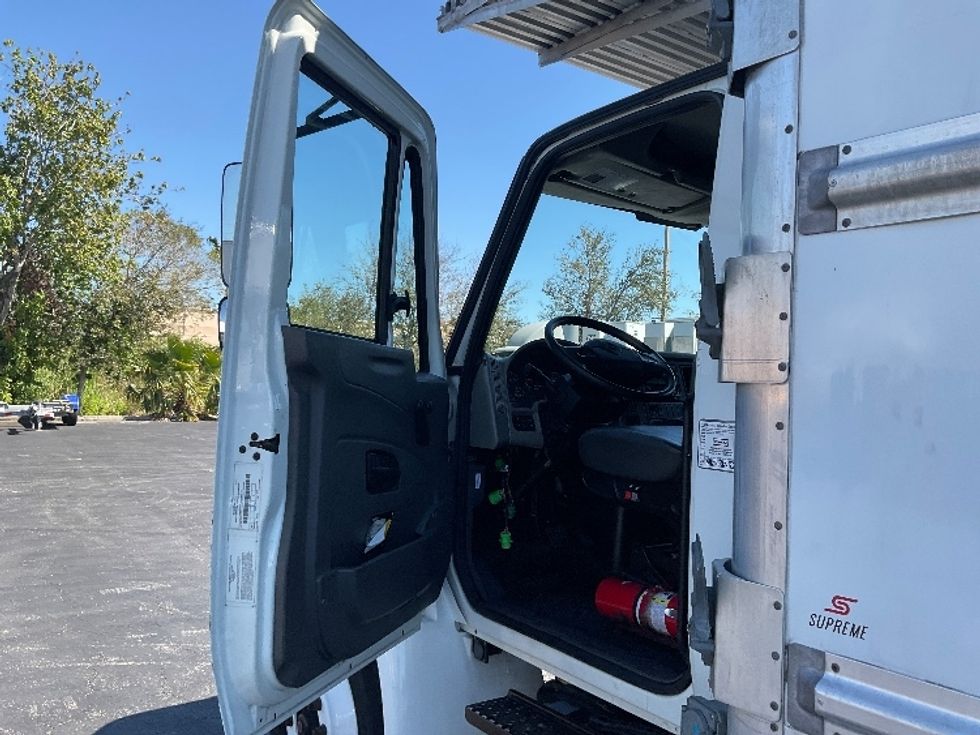 Refrigerated Truck-Light and Medium Duty Trucks-International-2019-4300-Saint Petersburg-FL-178,189\n\t\tmiles-$ 57,000 - Image 16