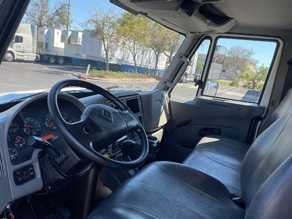 Refrigerated Truck-Light and Medium Duty Trucks-International-2019-4300-Saint Petersburg-FL-178,189\n\t\tmiles-$ 57,000 - Image 17