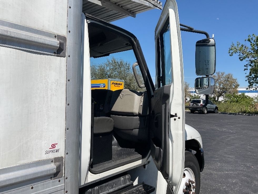 Refrigerated Truck-Light and Medium Duty Trucks-International-2019-4300-Saint Petersburg-FL-178,189\n\t\tmiles-$ 57,000 - Image 20