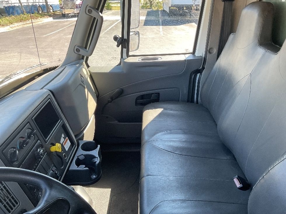 Refrigerated Truck-Light and Medium Duty Trucks-International-2019-4300-Saint Petersburg-FL-178,189\n\t\tmiles-$ 57,000 - Image 19