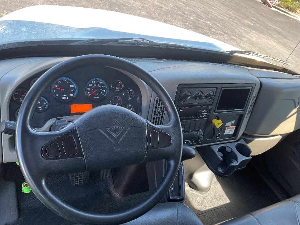 Refrigerated Truck-Light and Medium Duty Trucks-International-2019-4300-Saint Petersburg-FL-178,189\n\t\tmiles-$ 57,000 - Image 18