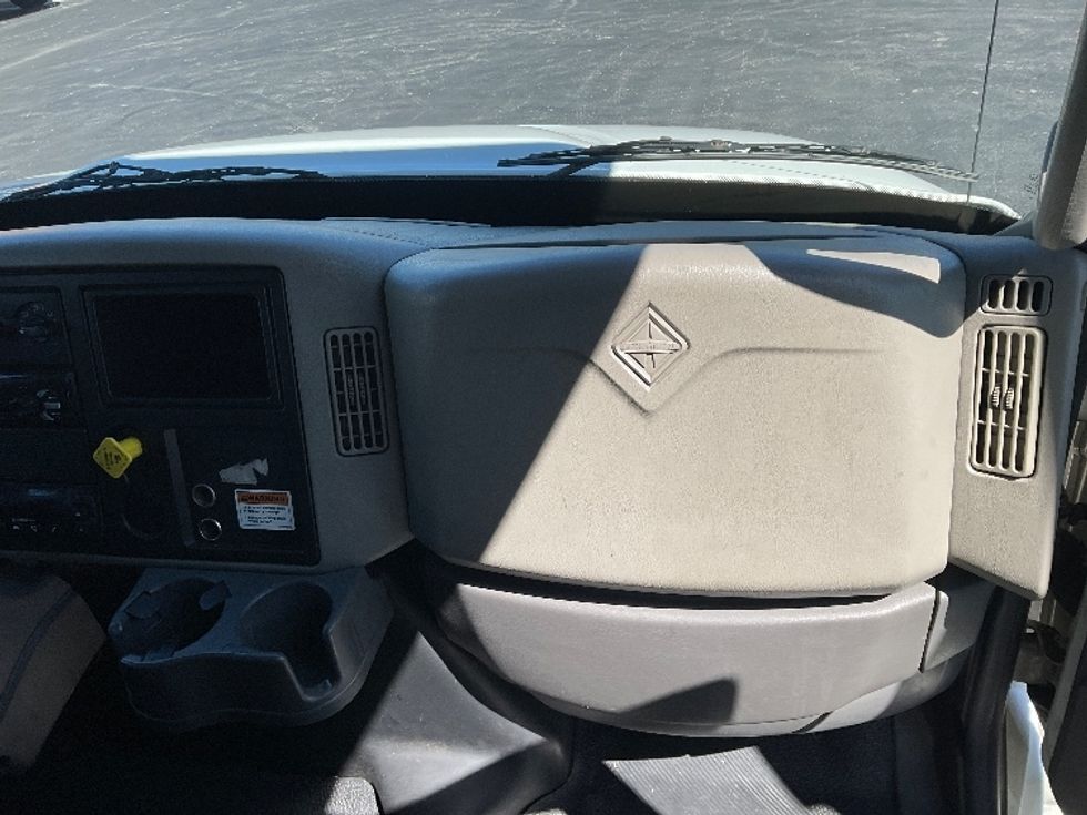 Refrigerated Truck-Light and Medium Duty Trucks-International-2019-4300-Saint Petersburg-FL-178,189\n\t\tmiles-$ 57,000 - Image 21