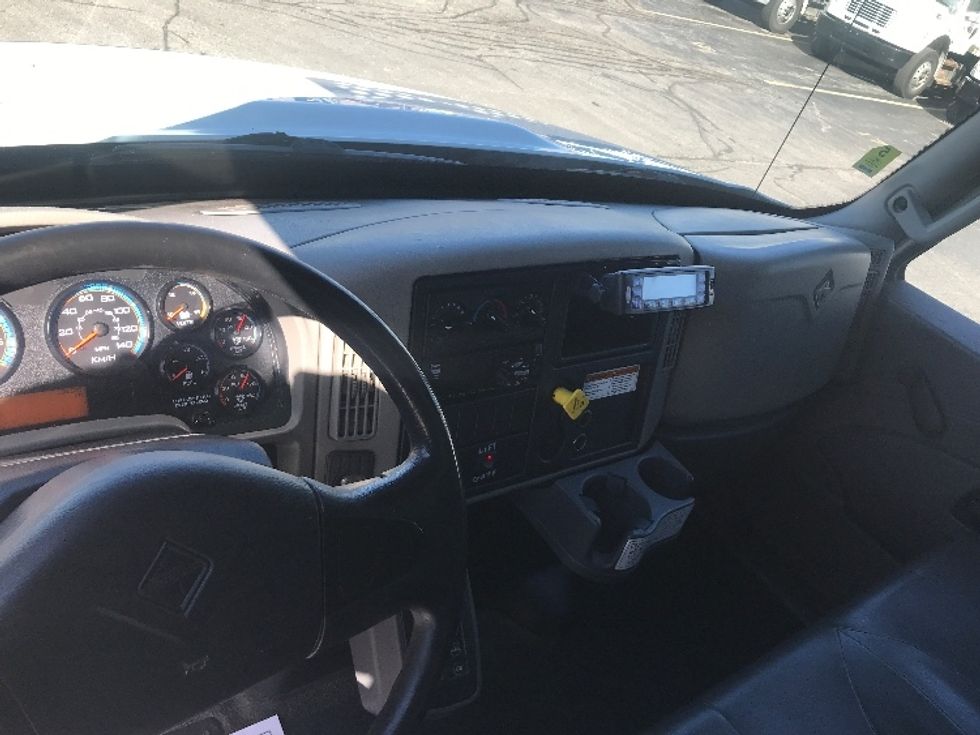 Refrigerated Truck-Light and Medium Duty Trucks-International-2019-4300-Scarborough-ON-283,170\n\t\tkm-$ 58,500 - Image 17