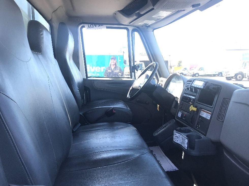 Refrigerated Truck-Light and Medium Duty Trucks-International-2019-4300-Scarborough-ON-283,170\n\t\tkm-$ 58,500 - Image 21