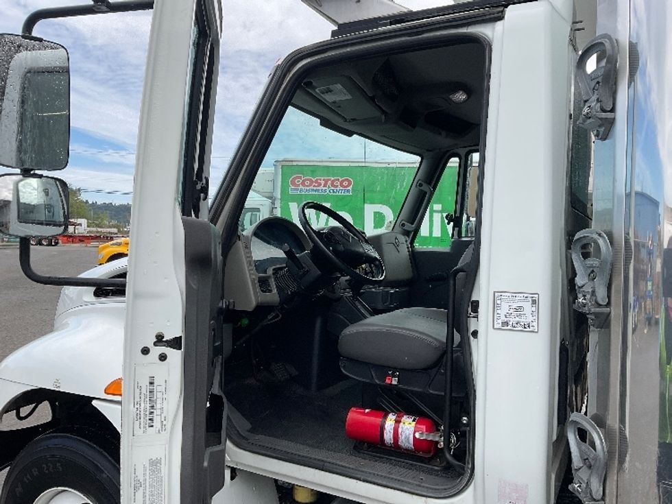 Refrigerated Truck-Light and Medium Duty Trucks-International-2019-4300-Spokane Valley-WA-93,740\n\t\tmiles-$ 44,000 - Image 16