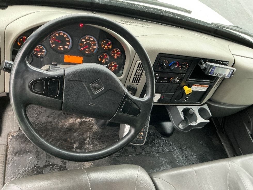 Refrigerated Truck-Light and Medium Duty Trucks-International-2019-4300-Stoney Creek-ON-238,810\n\t\tkm-$ 65,250 - Image 18