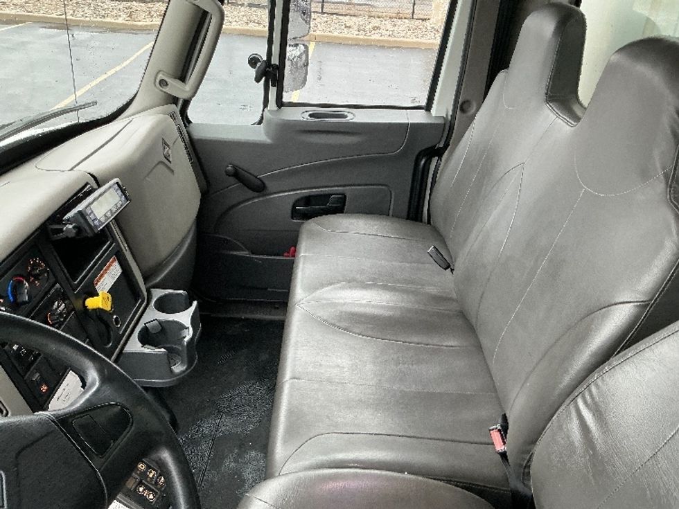 Refrigerated Truck-Light and Medium Duty Trucks-International-2019-4300-Stoney Creek-ON-238,810\n\t\tkm-$ 65,250 - Image 19