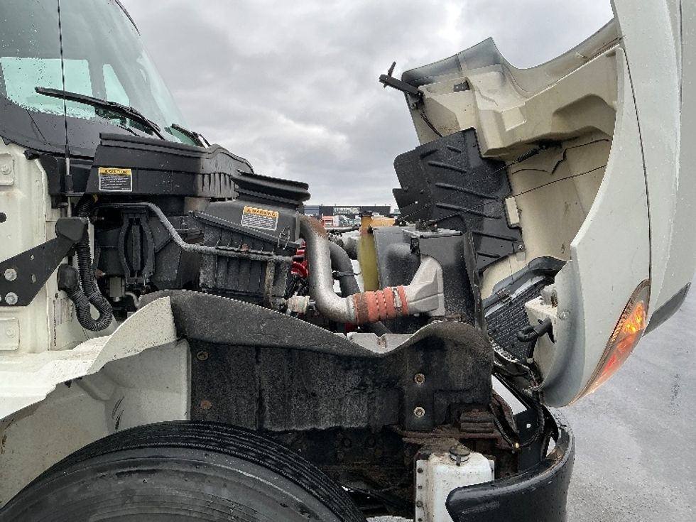 Refrigerated Truck-Light and Medium Duty Trucks-International-2019-4300-Stoney Creek-ON-238,810\n\t\tkm-$ 65,250 - Image 23