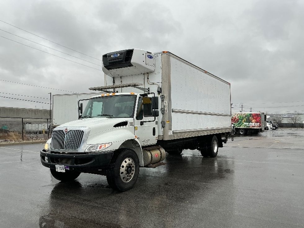 Refrigerated Truck-Light and Medium Duty Trucks-International-2019-4300-Stoney Creek-ON-238,810\n\t\tkm-$ 65,250 - Image 3
