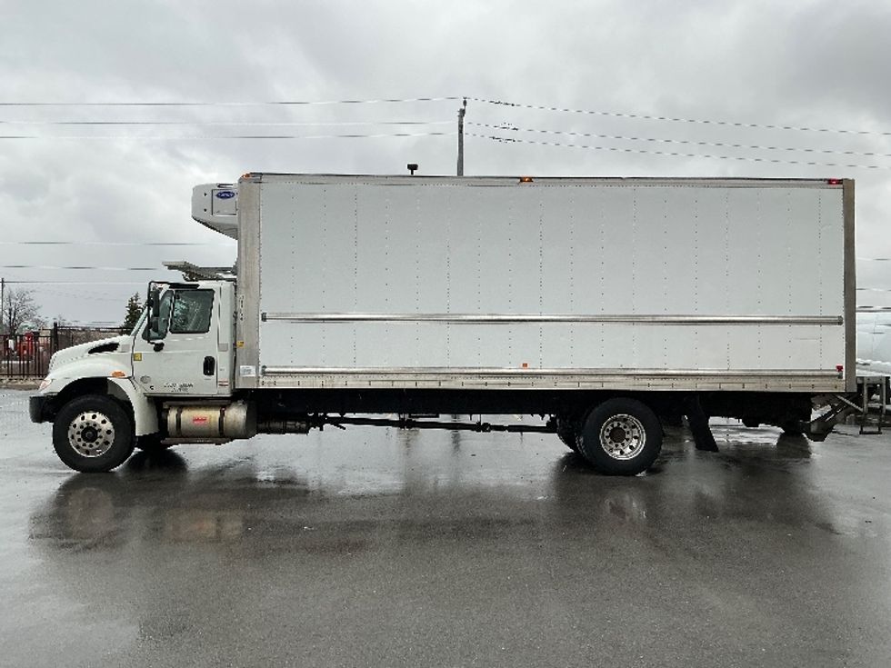 Refrigerated Truck-Light and Medium Duty Trucks-International-2019-4300-Stoney Creek-ON-238,810\n\t\tkm-$ 65,250 - Image 4