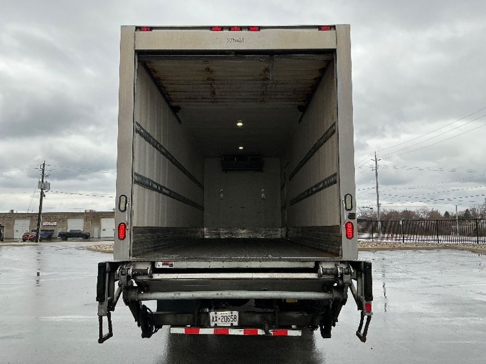 Refrigerated Truck-Light and Medium Duty Trucks-International-2019-4300-Stoney Creek-ON-238,810\n\t\tkm-$ 65,250 - Image 8