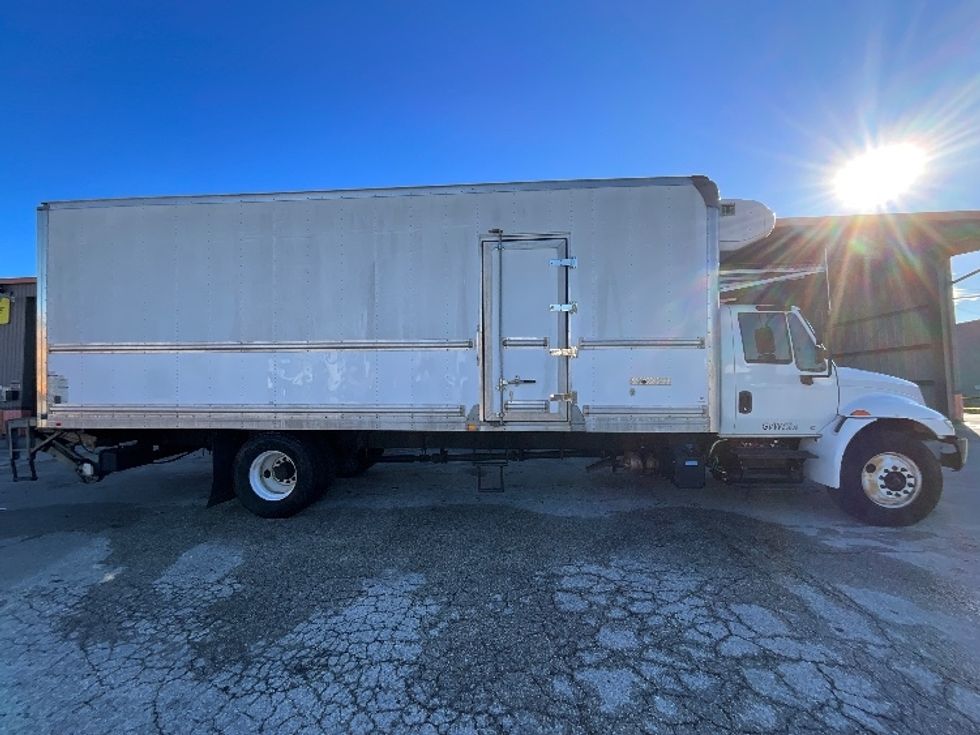Refrigerated Truck-Light and Medium Duty Trucks-International-2019-4300-Tampa-FL-54,676\n\t\tmiles-$ 63,750 - Image 15