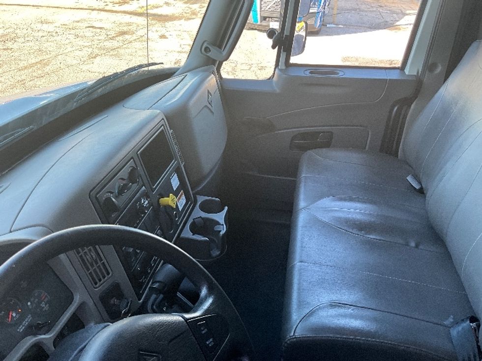 Refrigerated Truck-Light and Medium Duty Trucks-International-2019-4300-Tampa-FL-54,676\n\t\tmiles-$ 63,750 - Image 19