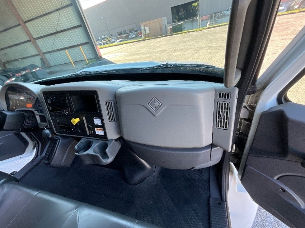 Refrigerated Truck-Light and Medium Duty Trucks-International-2019-4300-Tampa-FL-54,676\n\t\tmiles-$ 63,750 - Image 21