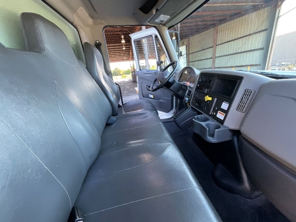 Refrigerated Truck-Light and Medium Duty Trucks-International-2019-4300-Tampa-FL-54,676\n\t\tmiles-$ 63,750 - Image 22