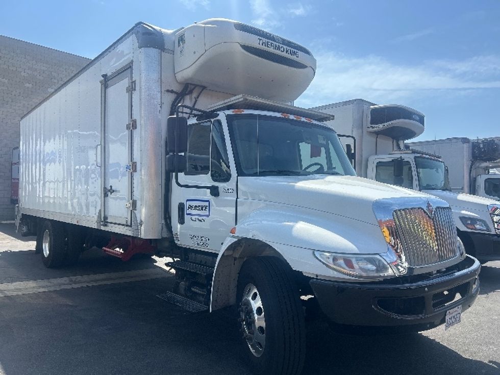 Refrigerated Truck-Light and Medium Duty Trucks-International-2019-4300-Torrance-CA-153,745\n\t\tmiles-$ 62,000 - Image 1