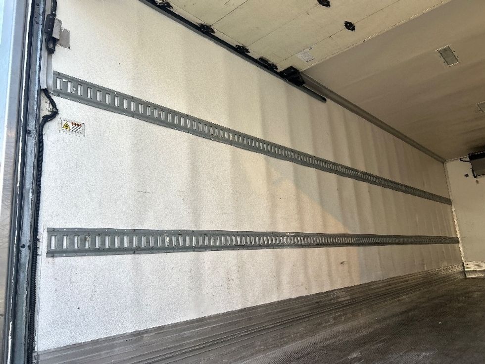 Refrigerated Truck-Light and Medium Duty Trucks-International-2019-4300-Torrance-CA-153,745\n\t\tmiles-$ 62,000 - Image 11