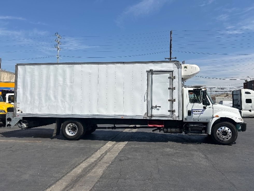 Refrigerated Truck-Light and Medium Duty Trucks-International-2019-4300-Torrance-CA-153,745\n\t\tmiles-$ 62,000 - Image 15