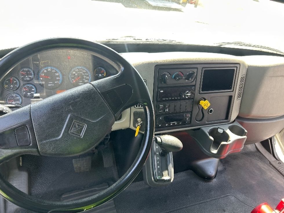 Refrigerated Truck-Light and Medium Duty Trucks-International-2019-4300-Torrance-CA-153,745\n\t\tmiles-$ 62,000 - Image 18
