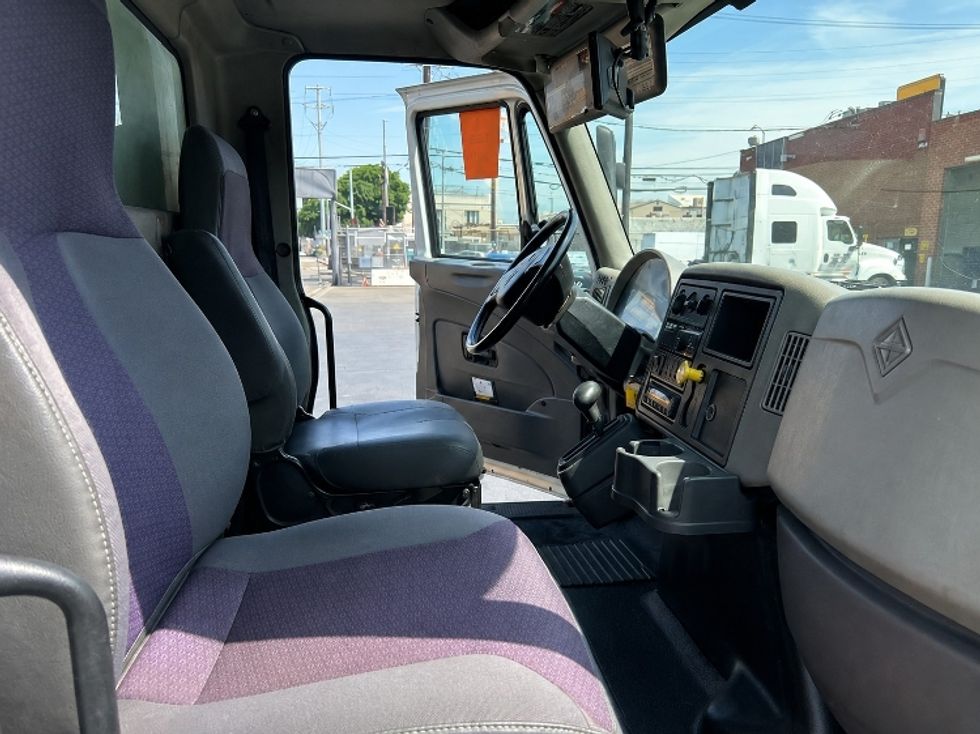 Refrigerated Truck-Light and Medium Duty Trucks-International-2019-4300-Torrance-CA-153,745\n\t\tmiles-$ 62,000 - Image 22