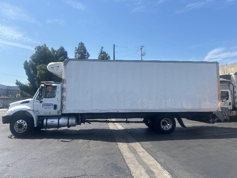 Refrigerated Truck-Light and Medium Duty Trucks-International-2019-4300-Torrance-CA-153,745\n\t\tmiles-$ 62,000 - Image 4