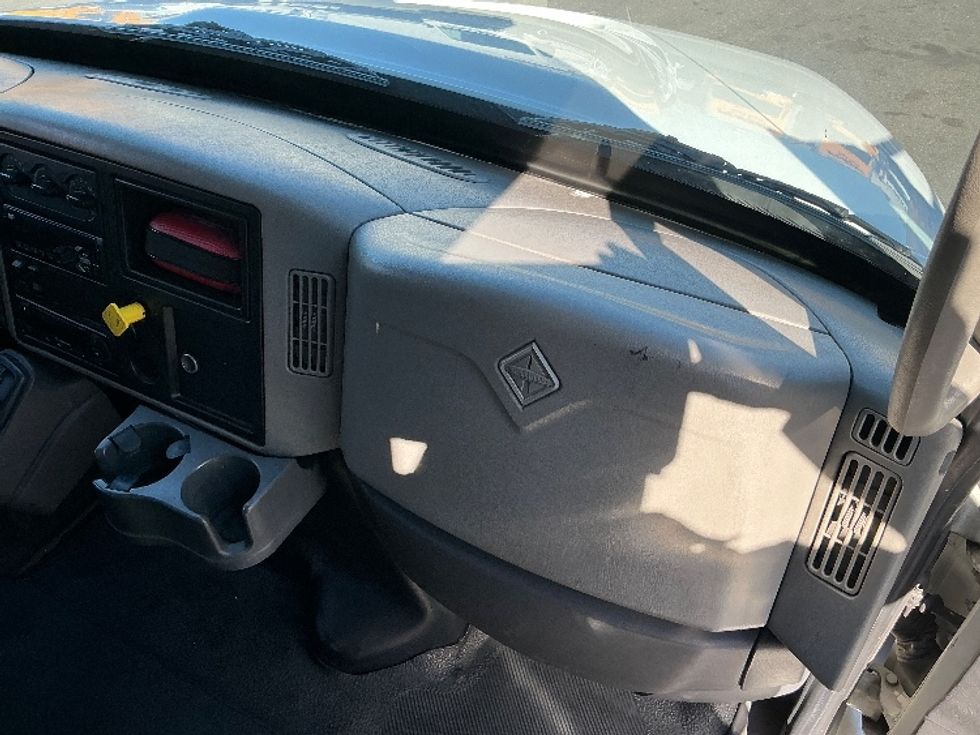 Refrigerated Truck-Light and Medium Duty Trucks-International-2019-4300-Torrance-CA-228,141\n\t\tmiles-$ 46,750 - Image 21