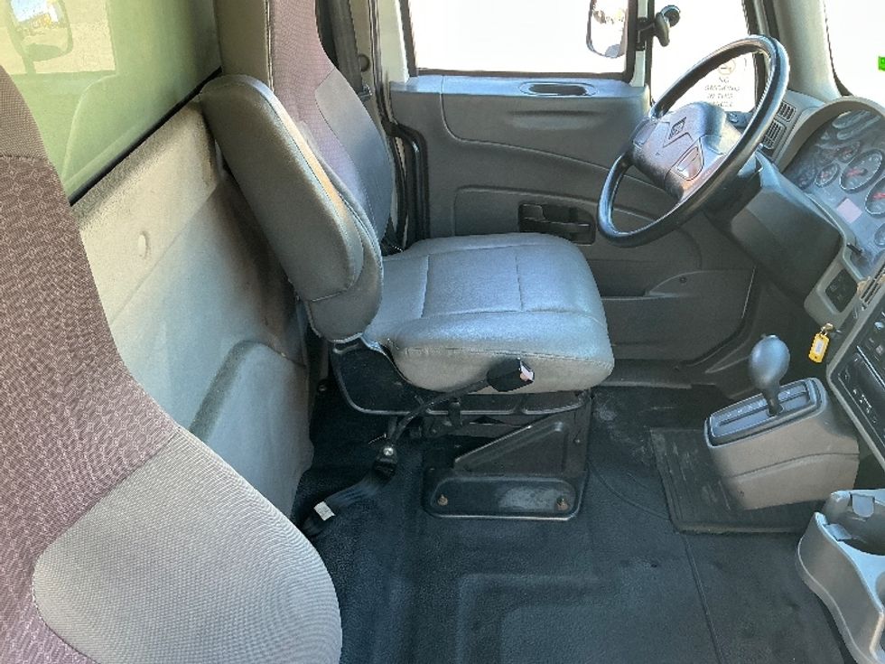 Refrigerated Truck-Light and Medium Duty Trucks-International-2019-4300-Torrance-CA-228,141\n\t\tmiles-$ 46,750 - Image 22