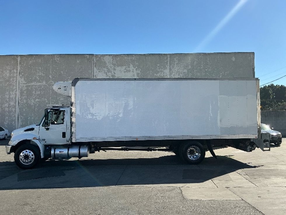 Refrigerated Truck-Light and Medium Duty Trucks-International-2019-4300-Torrance-CA-228,141\n\t\tmiles-$ 46,750 - Image 4