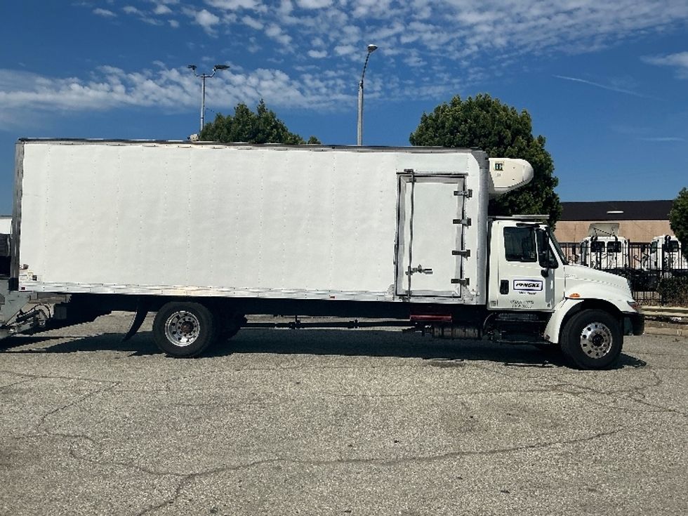 Refrigerated Truck-Light and Medium Duty Trucks-International-2019-4300-Torrance-CA-237,902\n\t\tmiles-$ 47,250 - Image 14