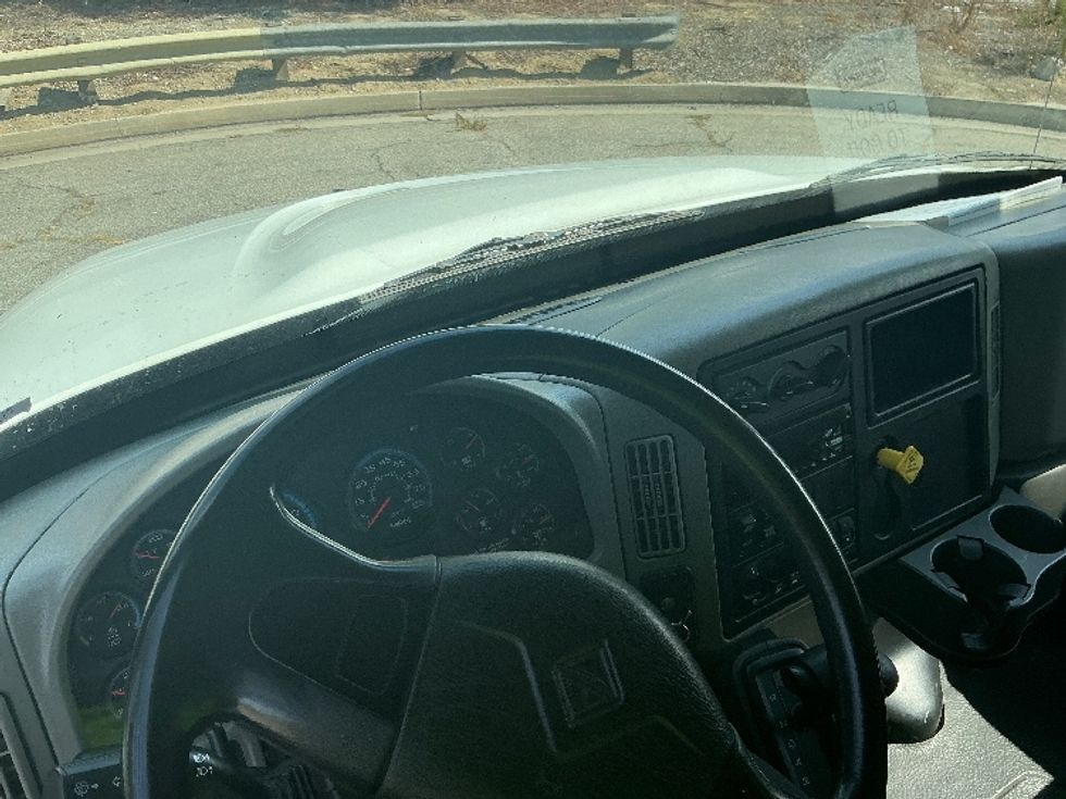 Refrigerated Truck-Light and Medium Duty Trucks-International-2019-4300-Torrance-CA-237,902\n\t\tmiles-$ 47,250 - Image 16