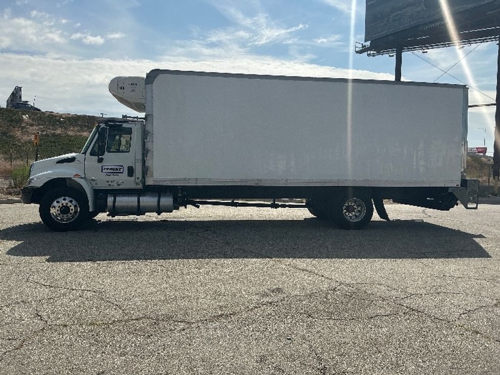 Refrigerated Truck-Light and Medium Duty Trucks-International-2019-4300-Torrance-CA-237,902\n\t\tmiles-$ 47,250 - Image 4
