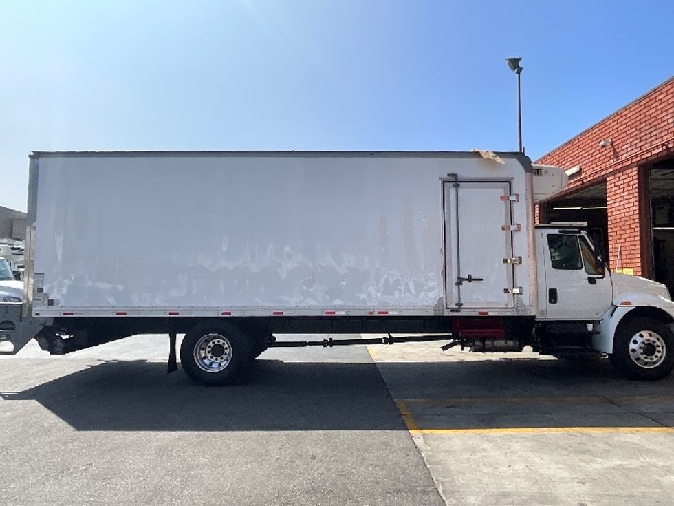 Refrigerated Truck-Light and Medium Duty Trucks-International-2019-4300-Torrance-CA-256,104\n\t\tmiles-$ 43,000 - Image 15