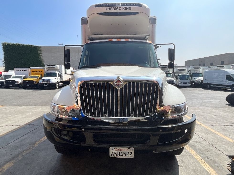 Refrigerated Truck-Light and Medium Duty Trucks-International-2019-4300-Torrance-CA-256,104\n\t\tmiles-$ 43,000 - Image 2