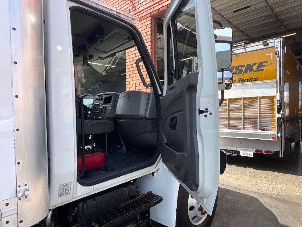 Refrigerated Truck-Light and Medium Duty Trucks-International-2019-4300-Torrance-CA-256,104\n\t\tmiles-$ 43,000 - Image 20