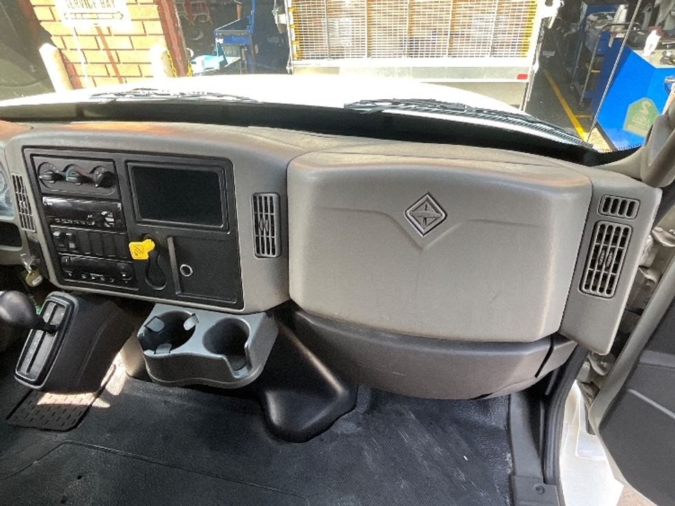 Refrigerated Truck-Light and Medium Duty Trucks-International-2019-4300-Torrance-CA-256,104\n\t\tmiles-$ 43,000 - Image 21
