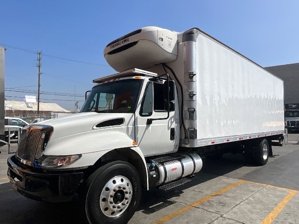 Refrigerated Truck-Light and Medium Duty Trucks-International-2019-4300-Torrance-CA-256,104\n\t\tmiles-$ 43,000 - Image 3