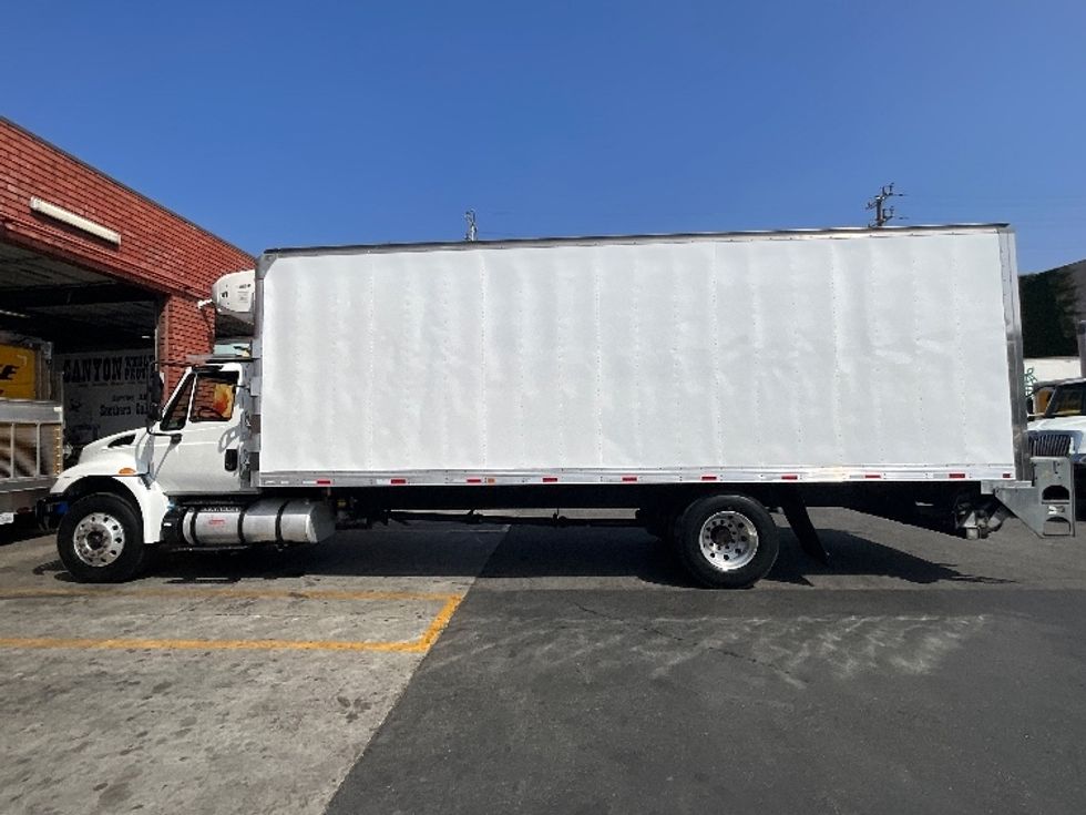 Refrigerated Truck-Light and Medium Duty Trucks-International-2019-4300-Torrance-CA-256,104\n\t\tmiles-$ 43,000 - Image 4