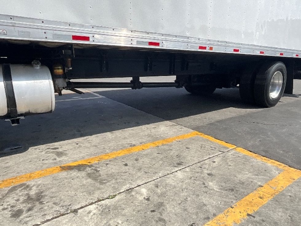 Refrigerated Truck-Light and Medium Duty Trucks-International-2019-4300-Torrance-CA-256,104\n\t\tmiles-$ 43,000 - Image 5